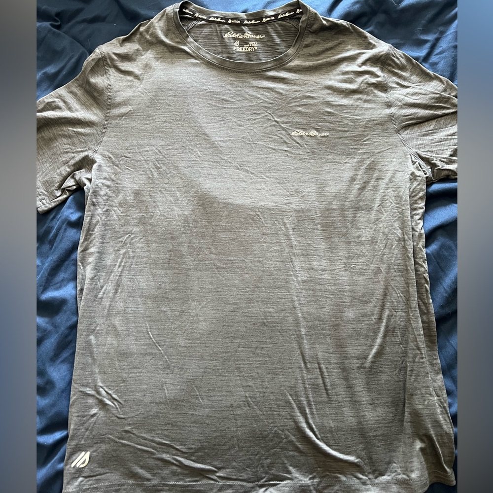 Eddie Bauer tshirt